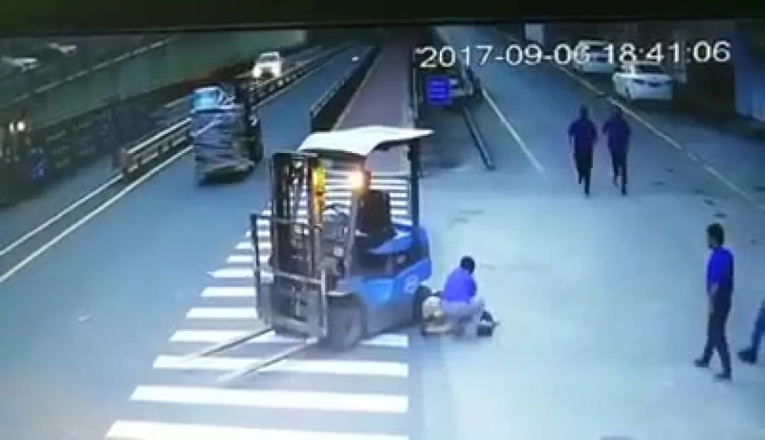 叉车事故2.jpg