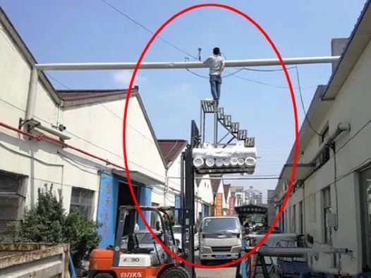 叉车事故4.jpg